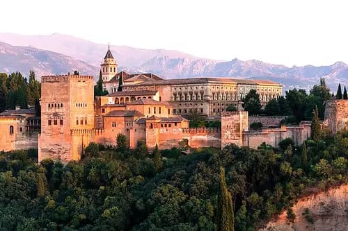 Museo de la Alhambra y Generalife | Torres Bermejas | Paseo de los Tristes.