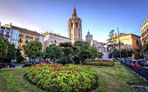 Jardines del Turia | Plaza de la Reina | Mercado de Colón.