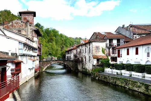 Llegada a Saint-Jean-Pied-de-Port Francia. Inicio del Camino de Santiago.