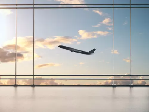 Traslado de Sevilla a París por Avión