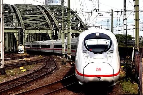 Viaje en tren de Zaragoza a Barcelona.