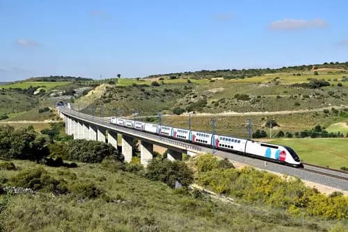Viaje en tren de León a Burgos.