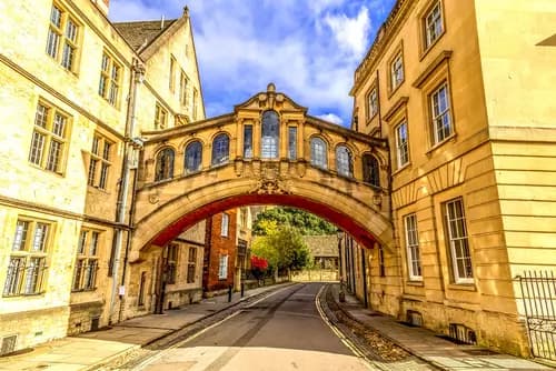 Travesía Académica: Viaje en Tren de Cambridge a Oxford