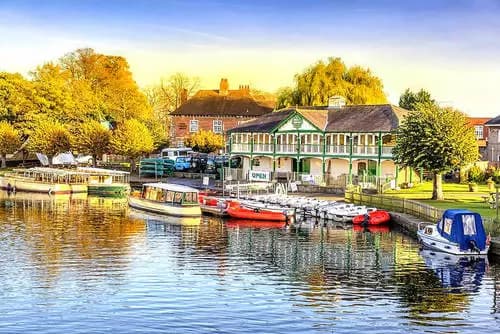 Visita a la Casa Natal de Shakespeare | Paseo por el Centro Histórico | Crucero por el Río Avon.