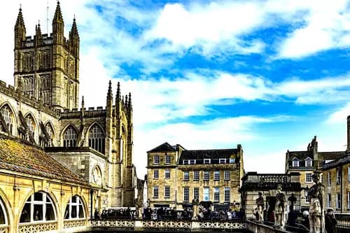 Un Adiós a Londres: Comenzando el Viaje en tren a la Elegante Ciudad de Bath.