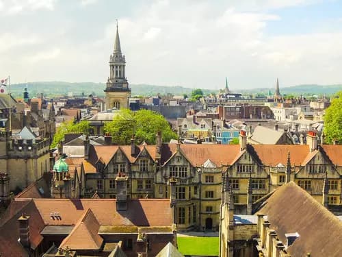 Cambiamos de Escenario: De la Elegancia de Bath a la Academia de Oxford.