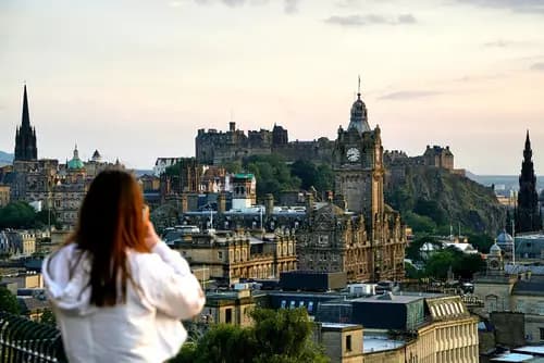 Comienza tu viaje: Llegada a Edimburgo.