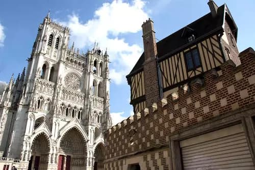 Amiens - Un Adiós con Encanto: Despidiendo la Ciudad de los Secretos.