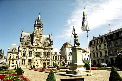 Compiègne - Abrazando los Recuerdos.