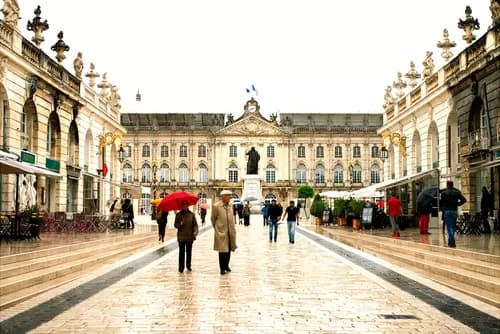 Sumérgete en la Maravilla de Nancy y su Riqueza Cultural.
