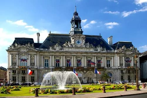 Tu Viaje a Tours: Donde la Historia y la Cultura se Entrelazan.