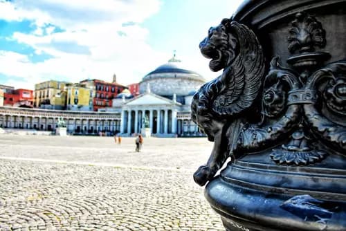 Piazza del Plebiscito | Castel dell’Ovo | Museo Arqueológico Nacional de Nápoles.