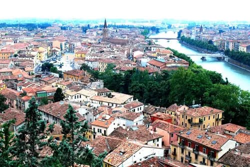 Cautivante Itinerario: Verona, Padua y Venecia en una Travesía Cultural.