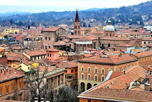 De Torre a Torre: Bolonia, Florencia y Siena en Tren.