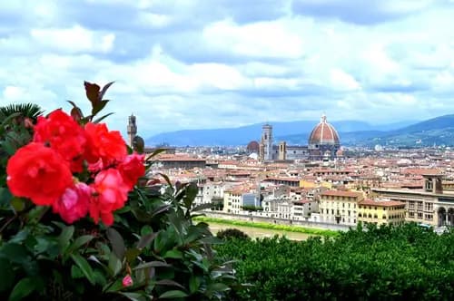 Lucca a Florencia: Tren al Renacimiento, Viaje Veloz, Adiós a la Toscana.