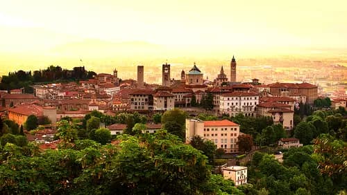 Descubre el Encanto de Bérgamo y su Patrimonio Cultural.
