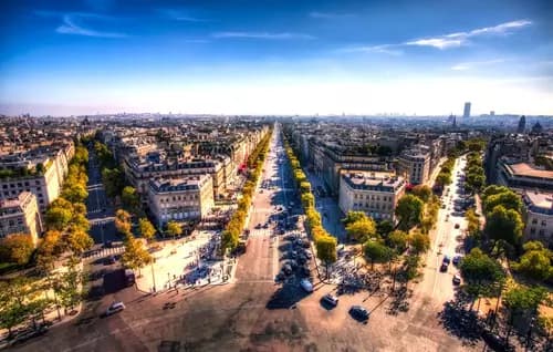 Rumbo a la Capital: Viaje Escénico de Grenoble a París en Tren.