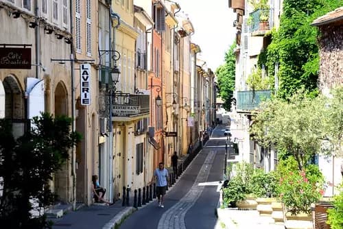 De Annecy a Aix-en-Provence: Un Viaje de Ensueño por la Provenza en Tren.