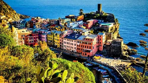Travesía Pintoresca: De Lucca a Cinque Terre en Tren Regional