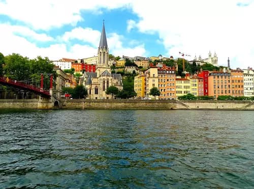 Lyon, Grenoble, Annecy: Un Paseo Ferroviario por la Elegancia Francesa
