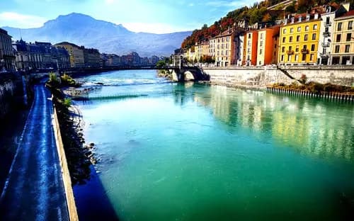 De Lyon a Grenoble: Vive la Aventura Ferroviaria en un Viaje Pintoresco.