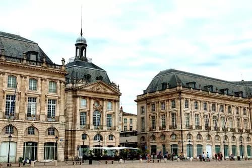 Triple Destino: Burdeos, Nantes, Rennes en un Viaje Ferroviario