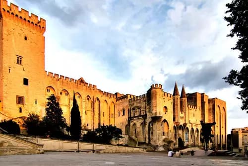 De Lyon a Aviñón en Tren: Velocidad, Paisajes y Patrimonio