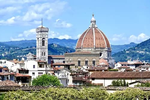 De la Ciudad Eterna al Corazón Renacentista: Viaje en Tren de Roma a Florencia