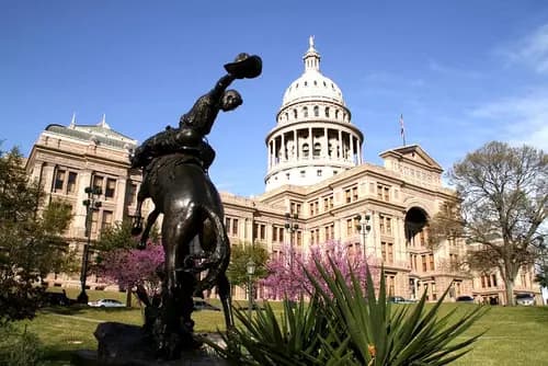 Capitolio del Estado de Texas | Museo Bullock de Historia del Estado de Texas | Barton Springs Pool en Zilker Park.