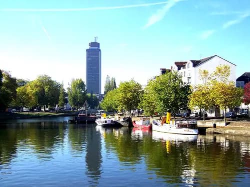 ¡Bienvenidos al Tour en Tren por el Encanto de Nantes, Cannes y Toulouse!