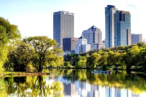 Bradford Beach | Paseo por Veterans Park | Paseo por Milwaukee Riverwalk