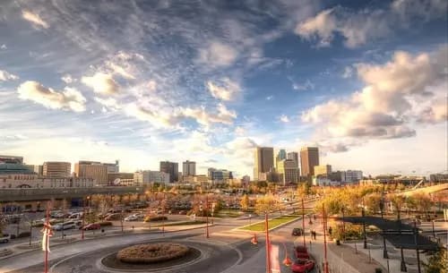 Un Viaje por el Cielo Canadiense: ¡Tres Ciudades, Tres Historias, una Gran Aventura!