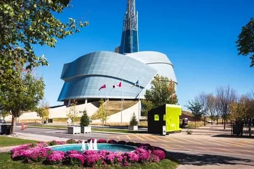 De la Metrópolis de Toronto a la Encantadora Winnipeg