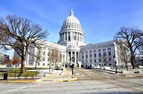 Wisconsin State Capitol | Capitol Square Farmers’ Market | Monona Terrace