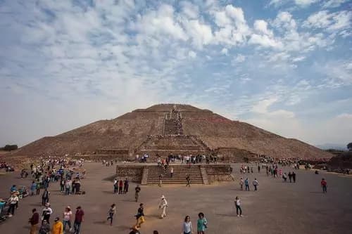 Teotihuacán, artesanías y Juárez