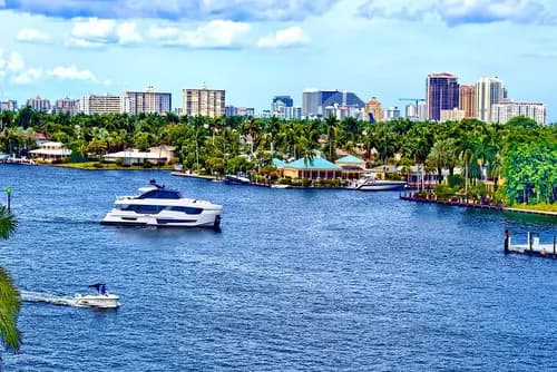 Del Mar de Miami al Encanto de Fort Lauderdale: ¡Comienza Tu Aventura en el Aire!