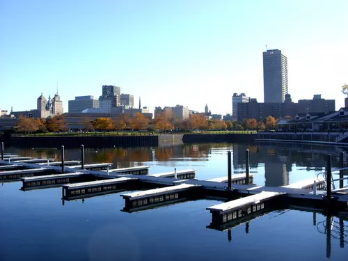 Buffalo, Nueva York: Descubre la Ciudad que Nunca Deja de Sorprender.