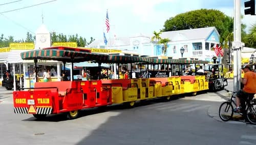 Harry S. Truman Little White House | Key West Lighthouse and Keeper’s Quarters | Conch Tour Train