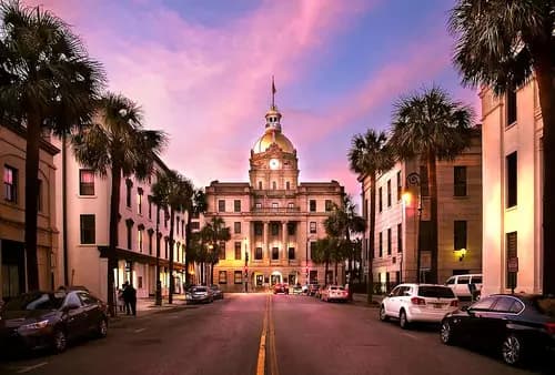 De la Costa a la Historia: Tu Vuelo de Jacksonville a Savannah