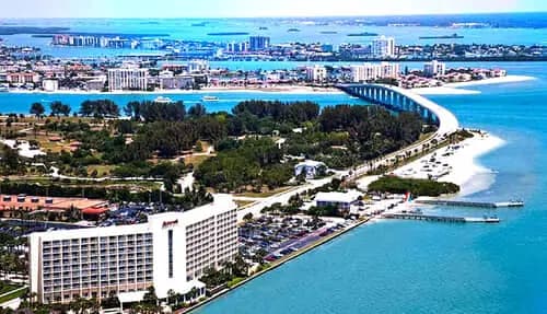 Cierra este capítulo con el sol de Clearwater.