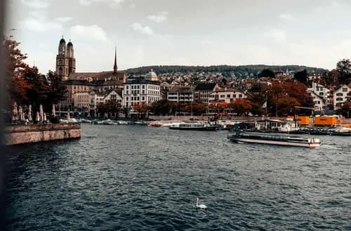 (Martes) Zúrich – Lucerna - Innsbruck 