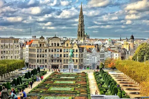 (Miércoles) París - Bruselas