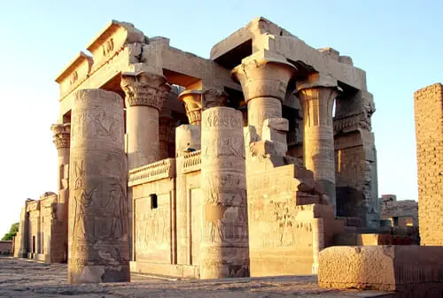 Día 05 – Edfu – Kom Ombo - Aswan