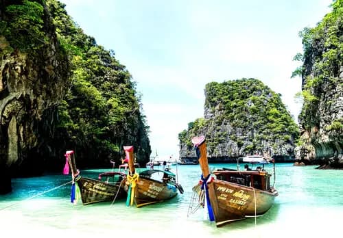 – Chiang Mai – Phuket