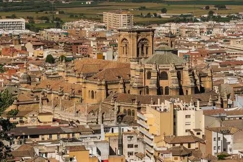 Descubre el Latido del Centro Histórico de Granada