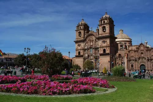 Flight from Lima to Cusco and transfer to the hotel