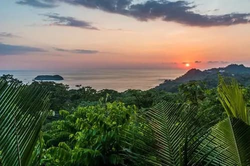 Free day in Manuel Antonio (Beach Hotel Not Included)