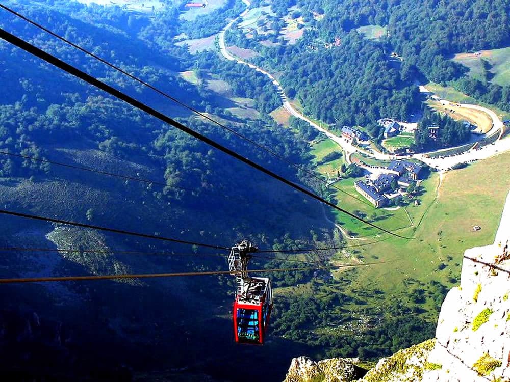 Tour 5 Días en Cantabria: Descubre los Sitos Más Turísticos en La Tierruca.