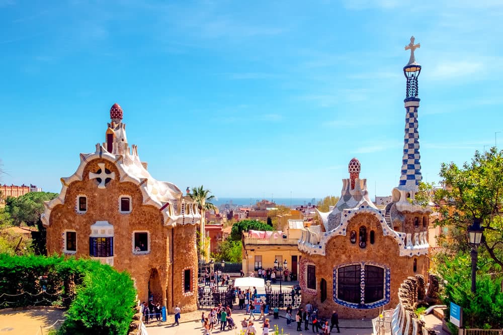 Viaja en Tren por las Maravillas de España: Madrid, Barcelona, Zaragoza y Valencia.