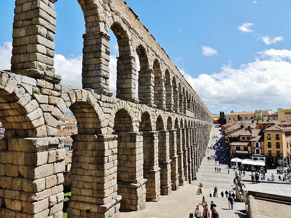 Un Viaje por la España Medieval: Madrid, Segovia, Salamanca, Ávila y Toledo.